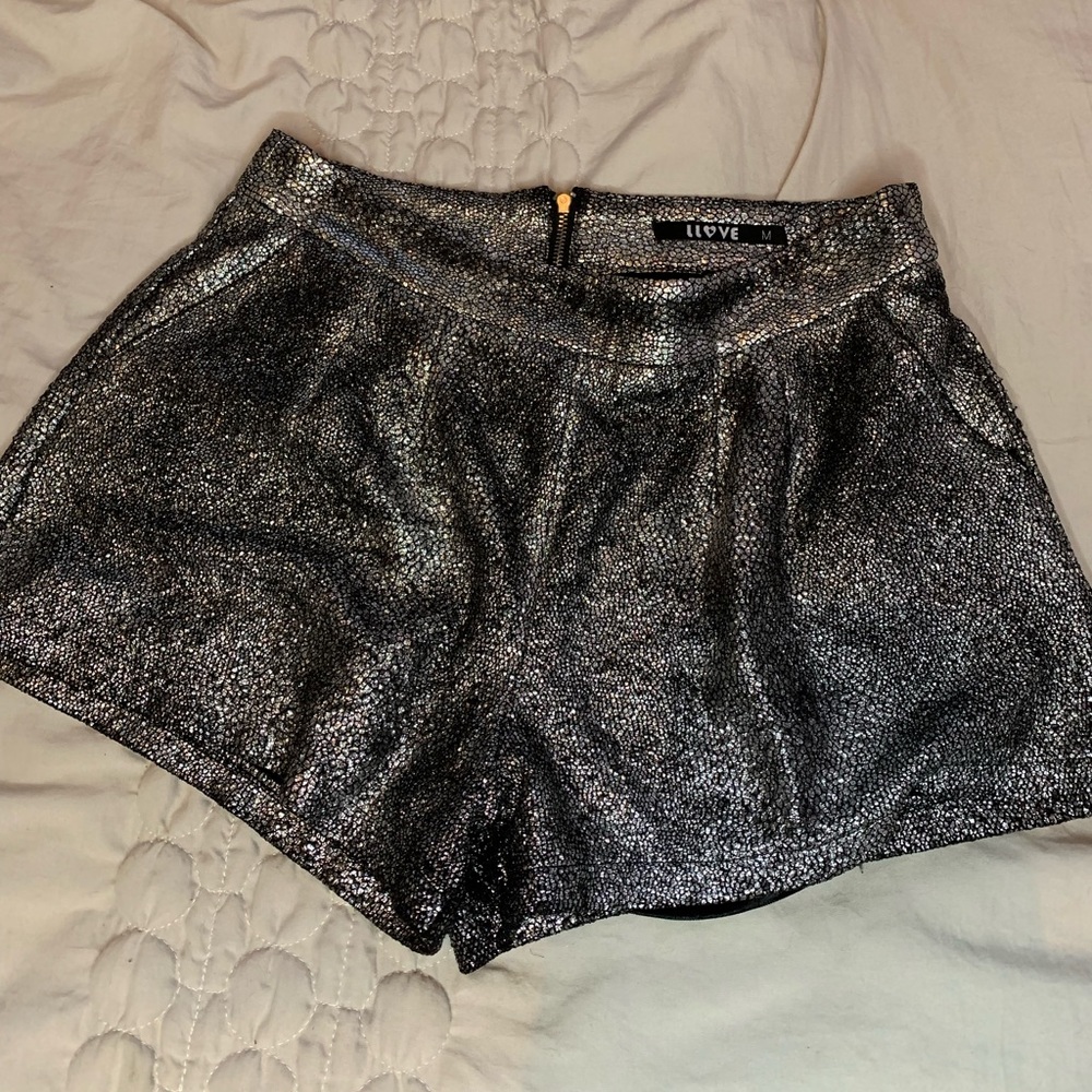 Medium Llove shorts